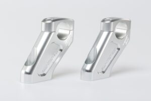 051240_ZAL200182.jpg ZESTAW PODWYŻSZAJĄCY KIEROWNICĘ SW-MOTECH BMW R 1200 GS PODWYŻSZENIE 20MM PRZESUNIĘCIE 30MM SW -MOTE