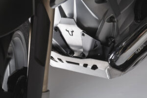 077002_ZAL275545.jpg PRZEDŁUŻENIE OSŁONY SILNIKA SW-MOTECH BMW R1200 (12-18) R1250 (18-) BLACK SILVER