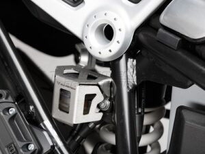 097604_ZAL104715.jpg OSŁONA ZBIORNIKA PŁYNU HAMULCOWEGO SW-MOTECH BMW R NINET (19-) SILVER