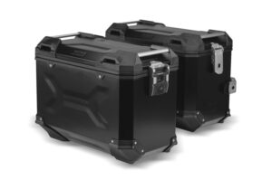 106268_ZAL204802.jpg ZESTAW KUFRÓW BOCZNYCH TRAX ADV I STELAŻY SW-MOTECH HONDA XRV750 AFRICA TWIN (92-03) BLACK 45/37L