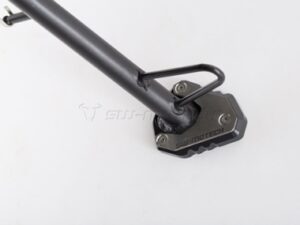 113580_ZAL127317.jpg NAKŁADKA NÓŻKI BOCZNEJ SW-MOTECH KAWASAKI MODELS BLACK/SILVER