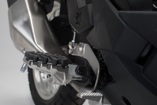 PODNÓŻKI EVO SW-MOTECH KAWASAKI MODELS BLACK/SILVER