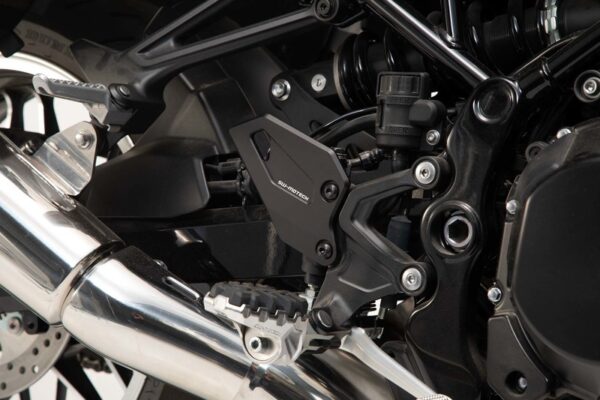 OSŁONA PIĘTY SW-MOTECH KAWASAKI Z900RS/CAFE/SE (17-) BLACK