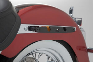 STELAŻ BOCZNY SLH LEWY SW-MOTECH HARLEY-DAVIDSON SOFTAIL DELUXE (17-) LH2 BLACK