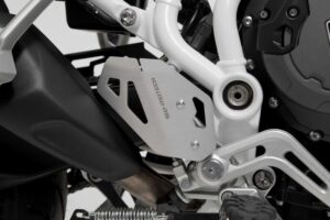 OSŁONA PIĘTY NA PRAWĄ STRONĘ SW-MOTECH TRIUMPH TIGER 900/GT/RALLY/PRO (19-23) BLACK