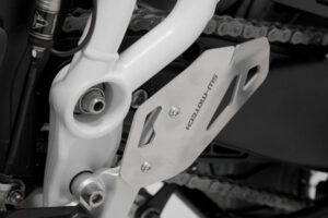 OSŁONA PIĘTY NA LEWĄ STRONĘ SW-MOTECH TRIUMPH TIGER 900/GT/RALLY/PRO (19-23) BLACK