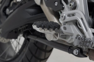289788_ZAL579879.jpg PODNÓŻKI EVO SW-MOTECH TRIUMPH TIGER 1200 MODELS (22-) BLACK